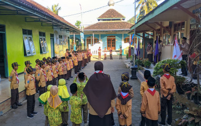 MIM Sooka Gelar Upacara HUT Pramuka ke-64